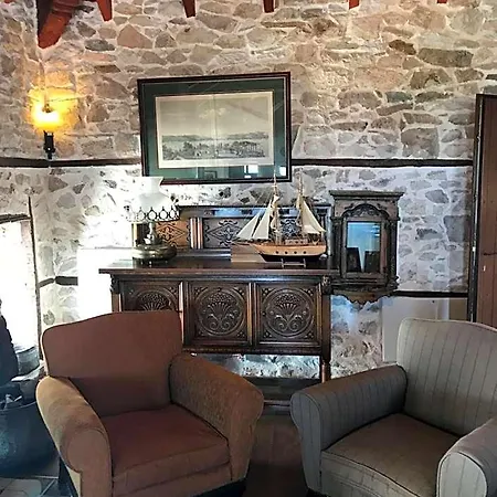 Aparthotel Annousa's House & 4*